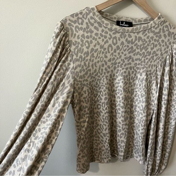 Lulu’s Be Bold Beige Leopard Print Balloon Sleeve Top - Picture 10 of 15